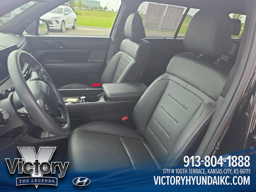 Used 2025 Hyundai Santa Fe Calligraphy FWD image 9