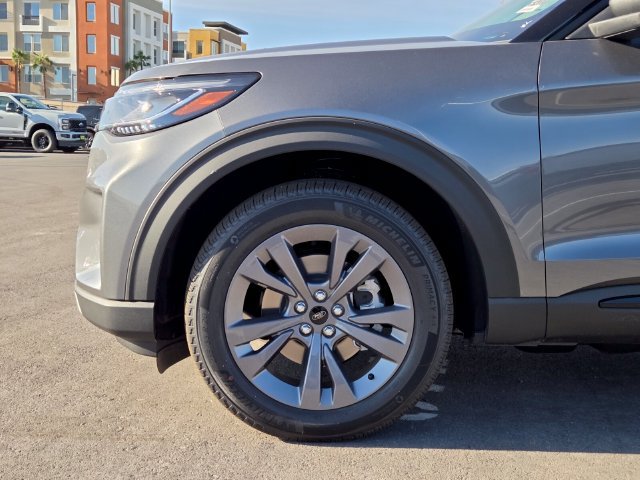 New 2026 Ford Explorer Active w/ Active Comfort Package AWD/4WD image 5