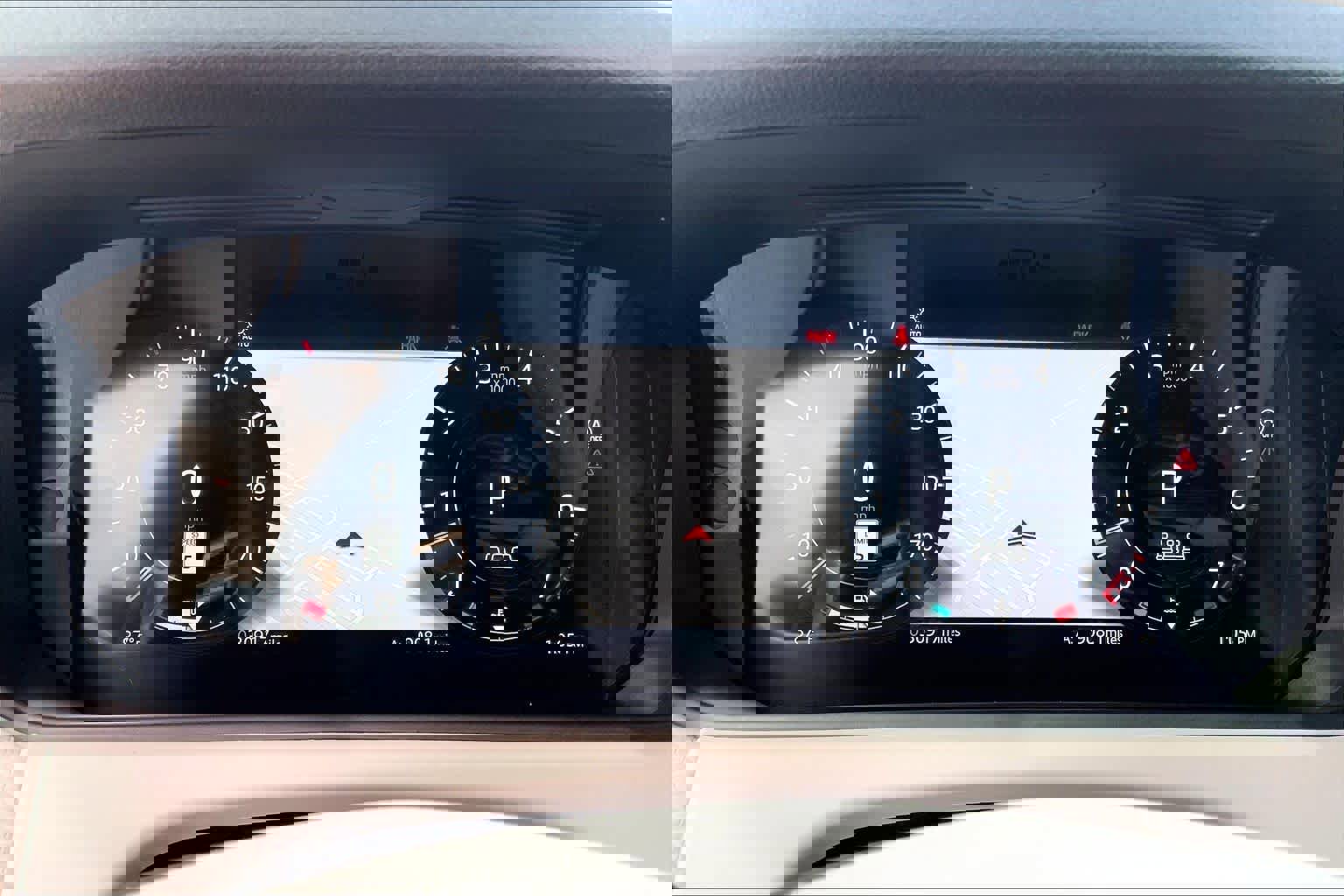 Used 2023 Land Rover Range Rover Velar R-Dynamic S image 23