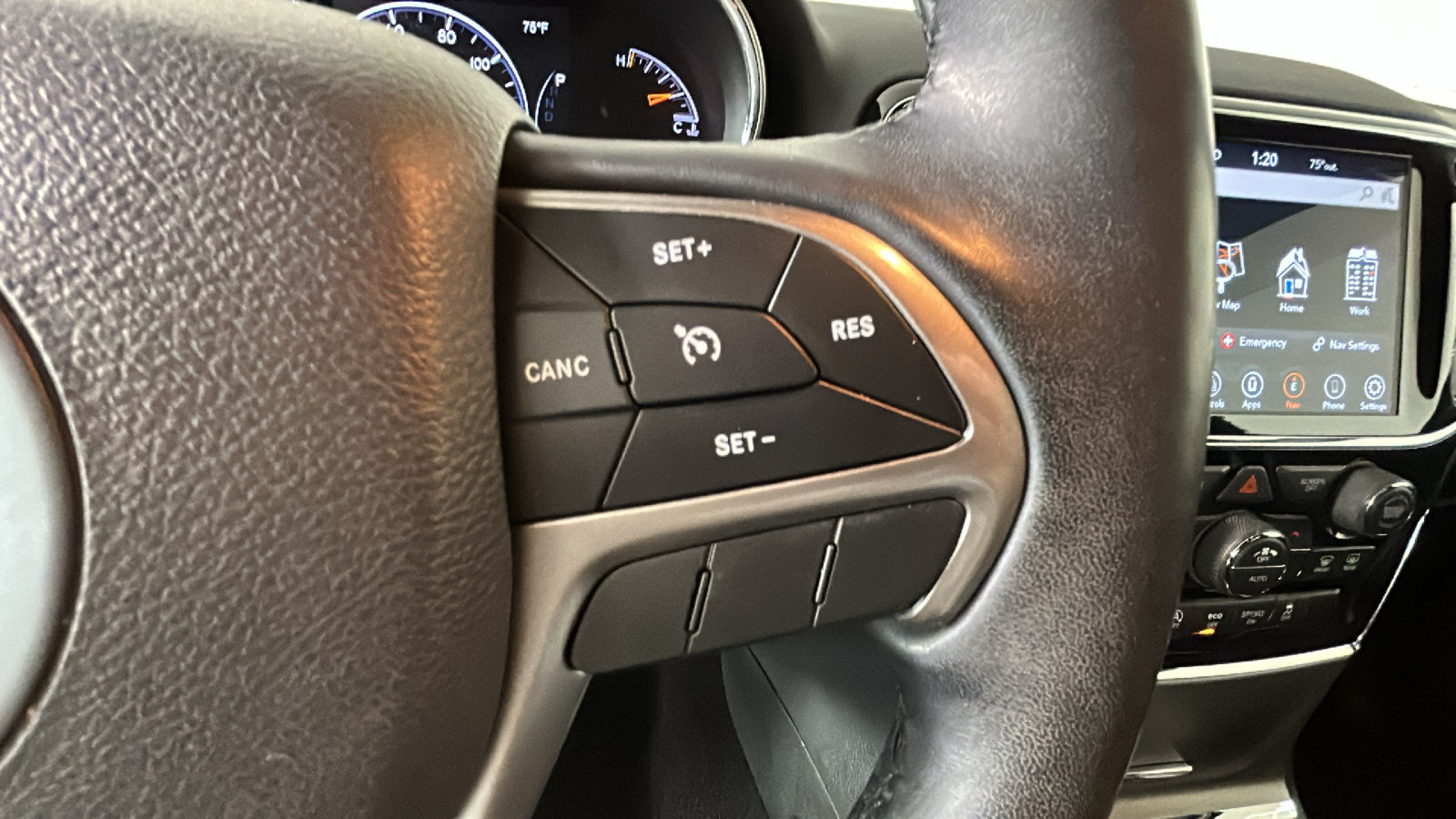 Used 2020 Jeep Grand Cherokee Altitude AWD/4WD image 21