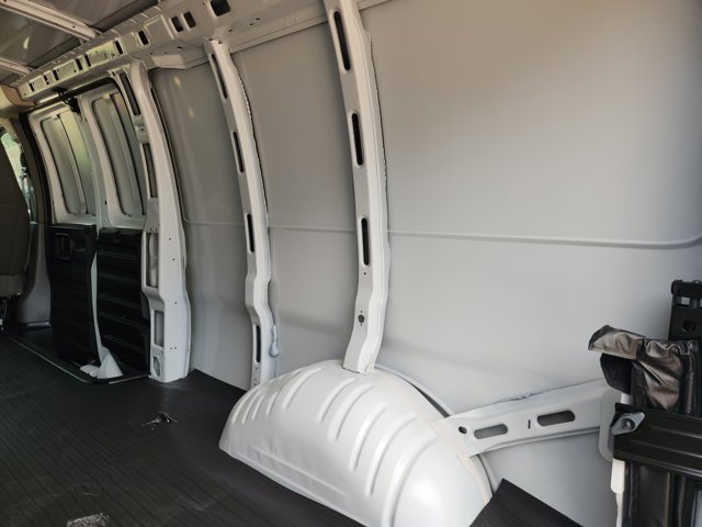 New 2025 Chevrolet Express 2500 Extended RWD image 33