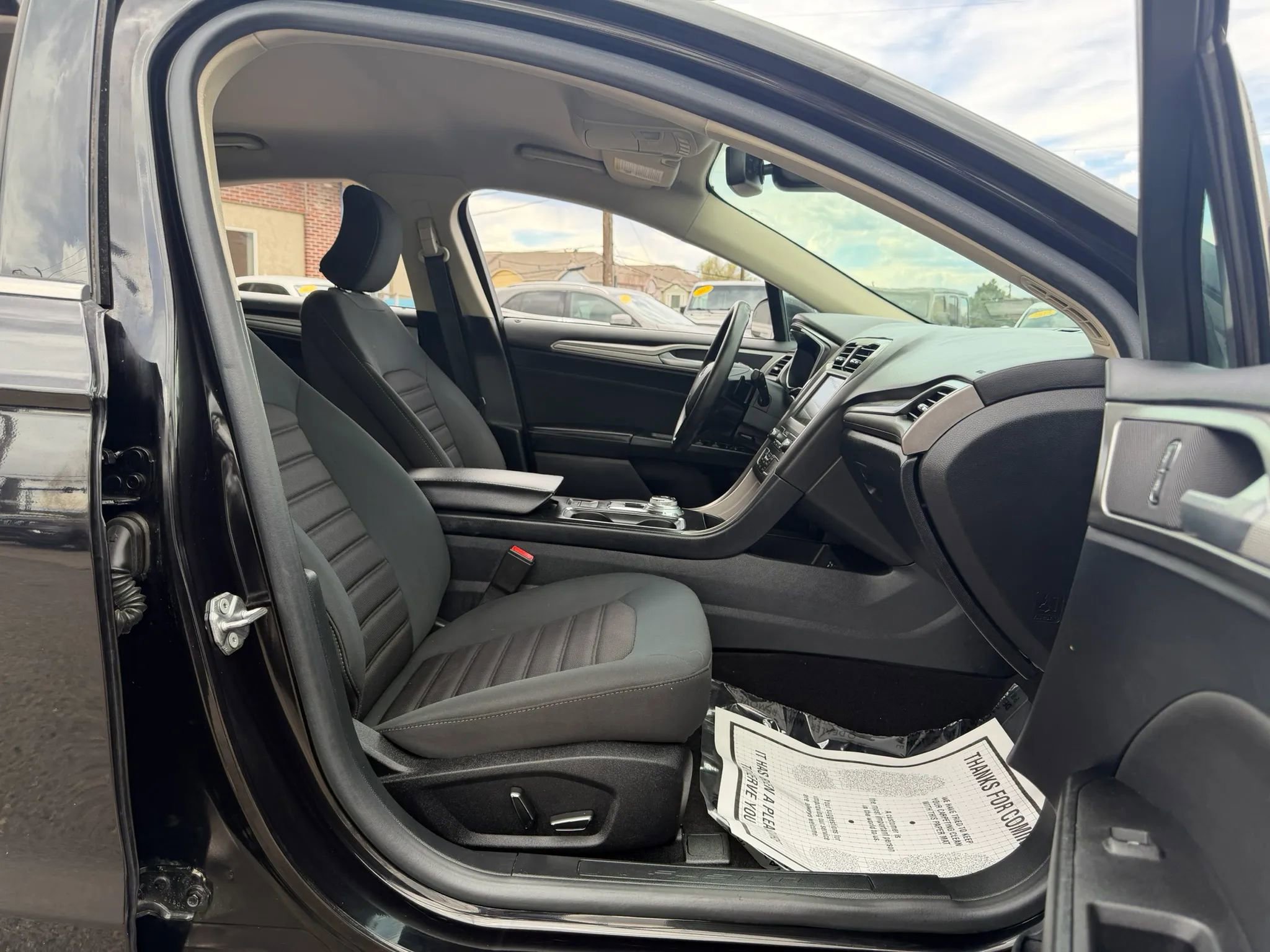 Used 2019 Ford Fusion SE image 18