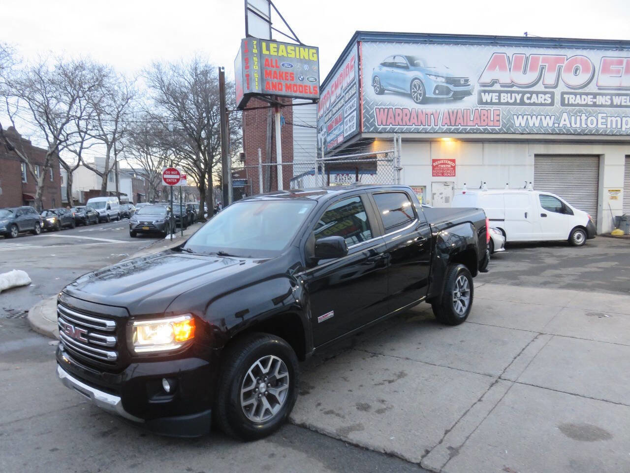 Used 2016 GMC Canyon SLE w/ All Terrain Package AWD/4WD image 2