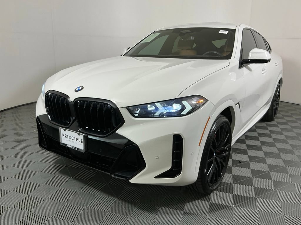 Certified 2024 BMW X6 xDrive40i w/ Premium Package AWD/4WD image 2