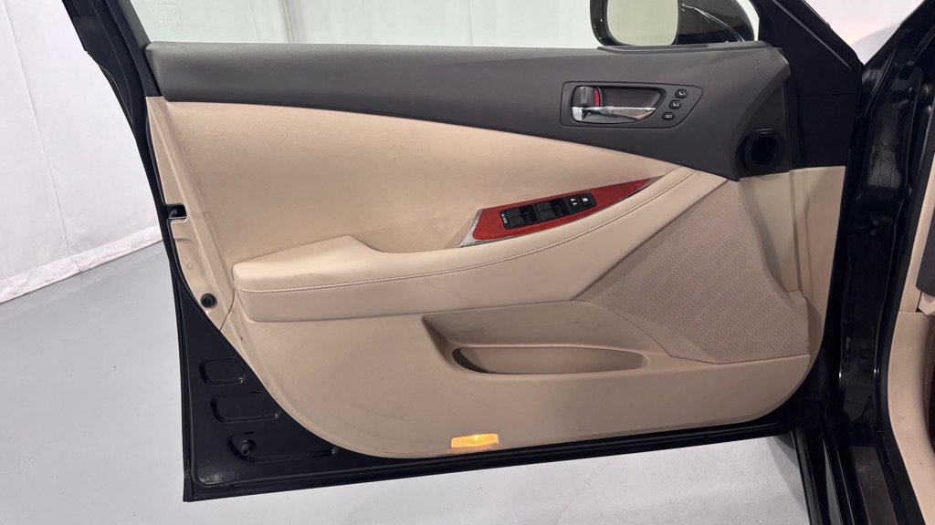 Used 2010 Lexus ES 350 w/ Preferred Accessory Package FWD image 17
