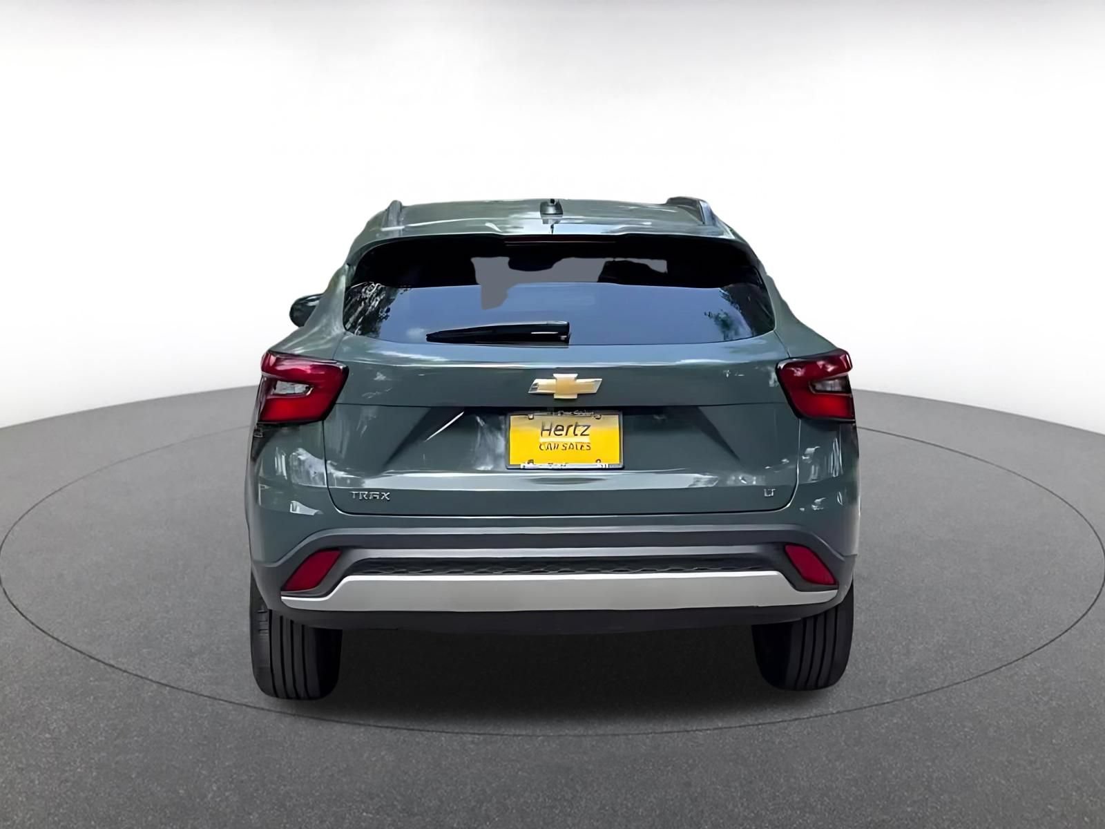Used 2025 Chevrolet Trax LT FWD image 12