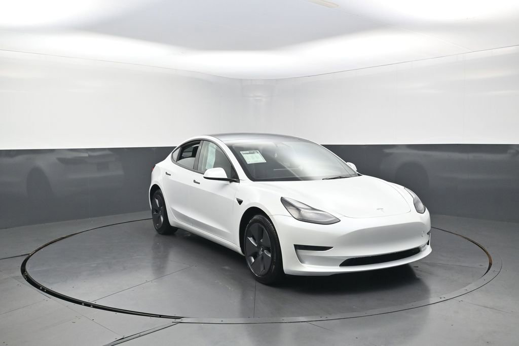Used 2023 Tesla Model 3 Standard Range RWD image 2
