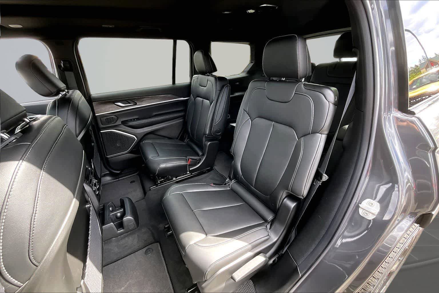 New 2026 Jeep Grand Cherokee L Limited AWD/4WD image 13