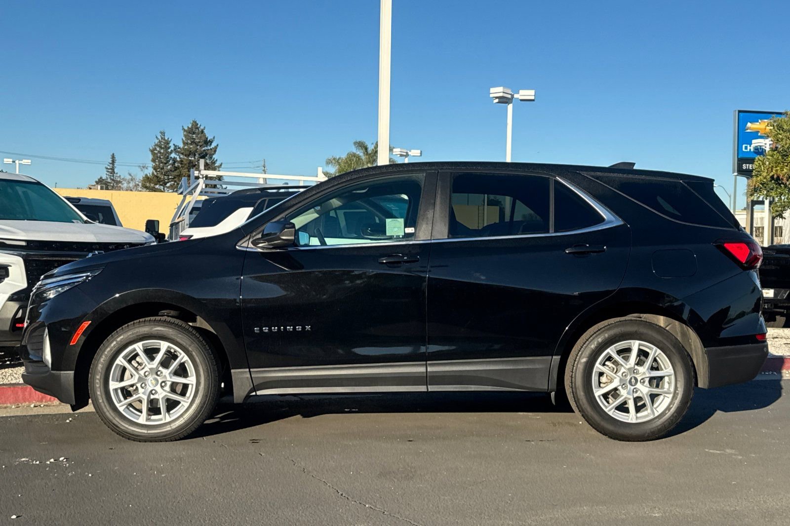 Used 2024 Chevrolet Equinox LT image 8
