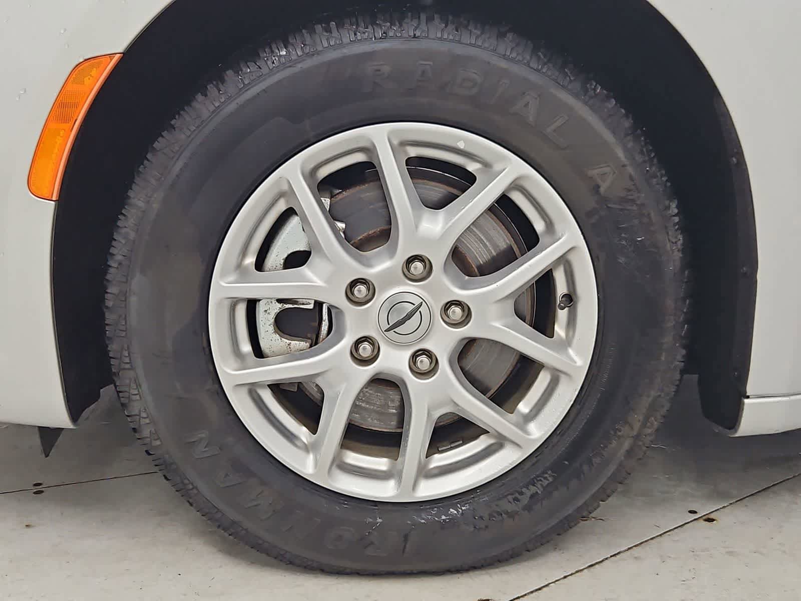 Used 2023 Chrysler Pacifica Touring-L FWD image 13