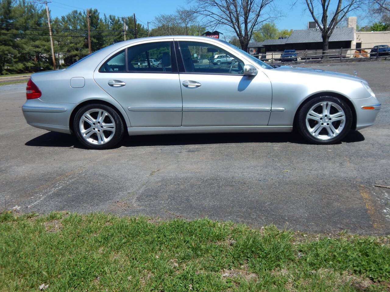 Used 2005 Mercedes-Benz E 500 4MATIC Sedan image 5