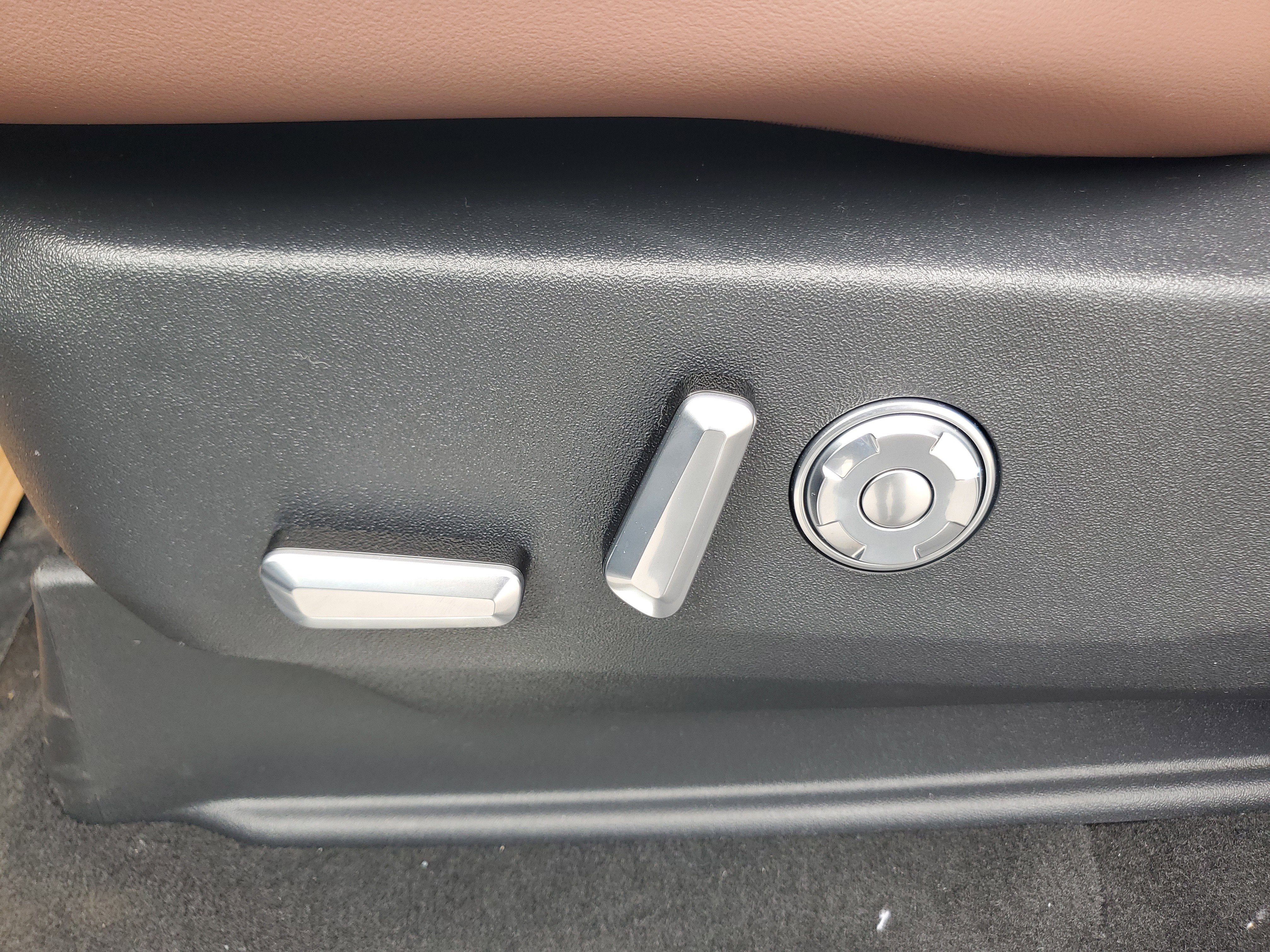 New 2026 Lincoln Navigator Reserve AWD/4WD image 13