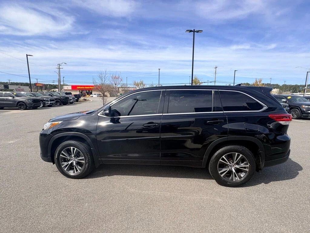 Used 2017 Toyota Highlander Plus w/ Protection Package #3 AWD/4WD image 3