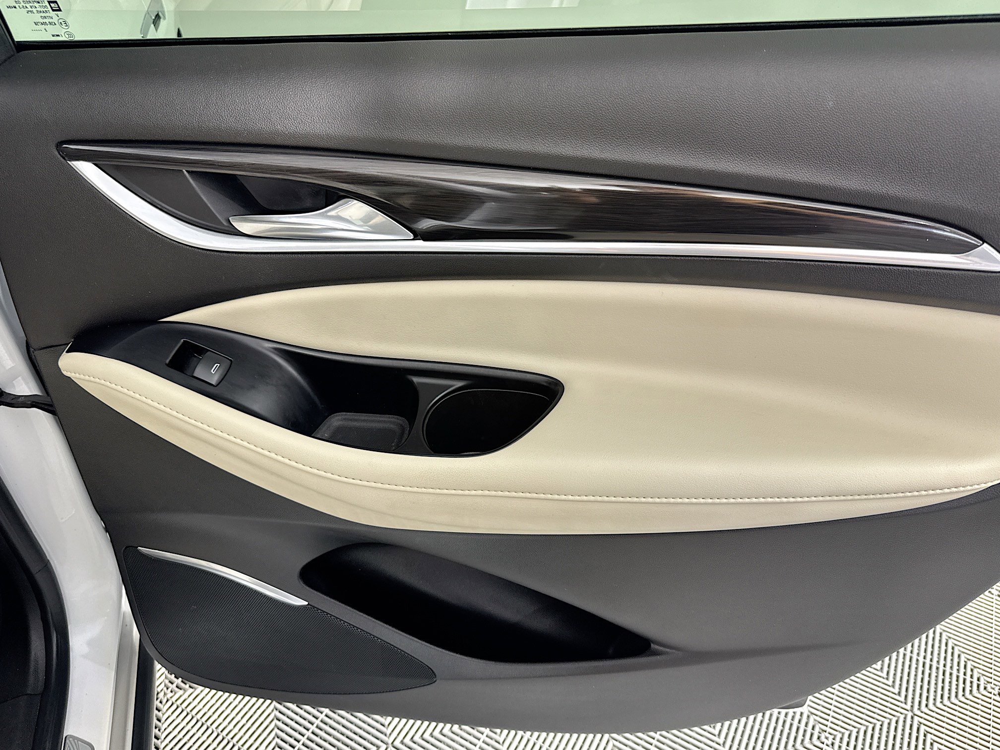 Used 2023 Buick Enclave Essence w/ Experience Buick Package FWD image 44