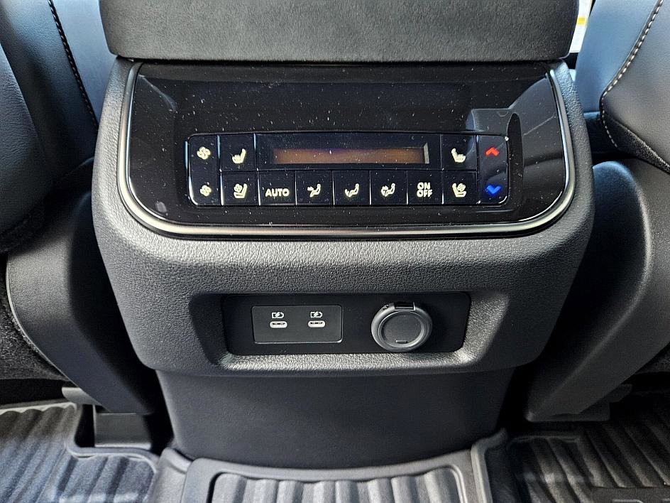 New 2026 INFINITI QX80 4WD image 10