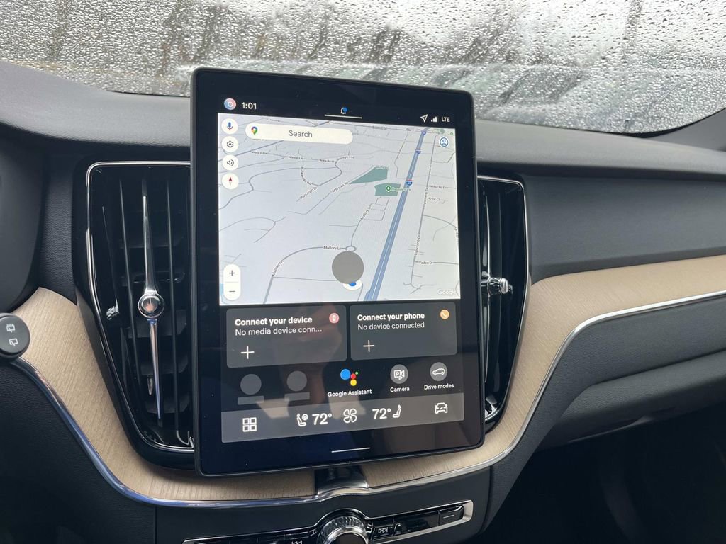 New 2026 Volvo XC60 B5 Plus w/ Climate Package image 30