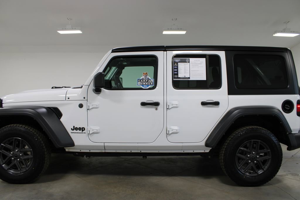 Used 2024 Jeep Wrangler Sport S image 6