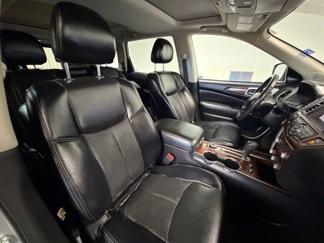 Used 2020 Nissan Pathfinder Platinum image 9