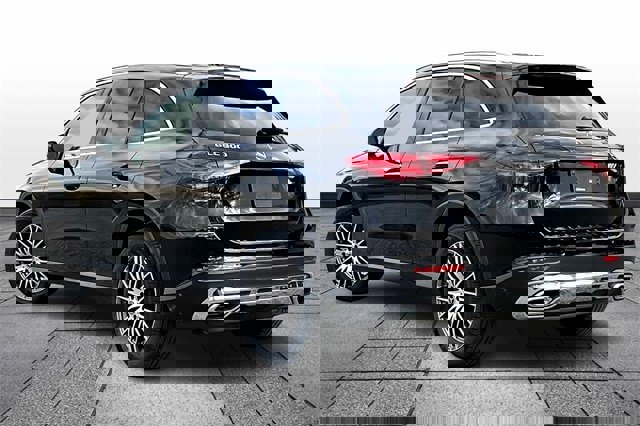 Certified 2025 Mercedes-Benz GLC 300 4MATIC image 5