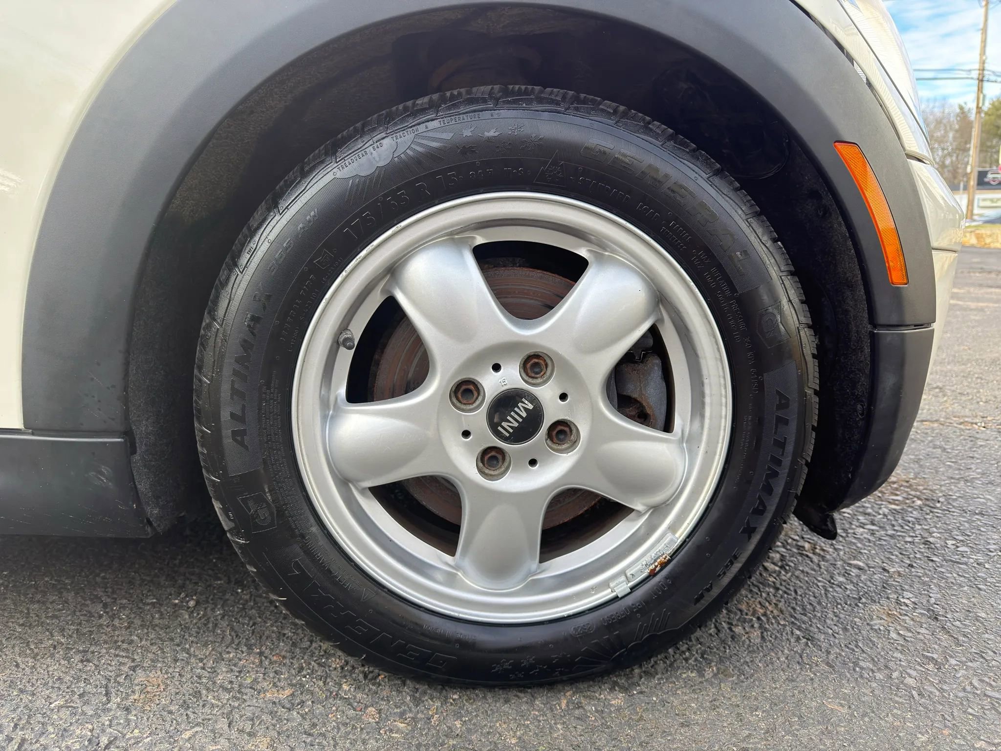 Used 2010 MINI Cooper Hardtop image 9