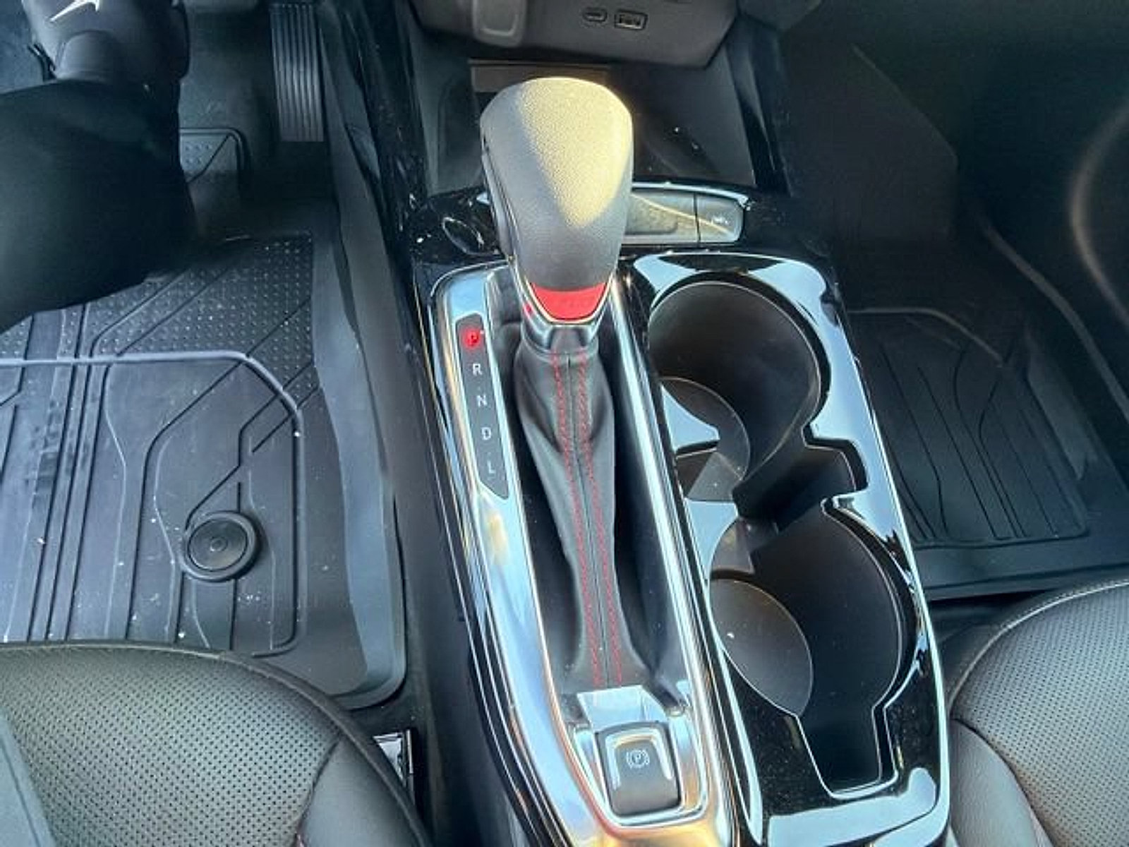 Used 2026 Chevrolet Trax RS w/ Sunroof Package FWD image 17