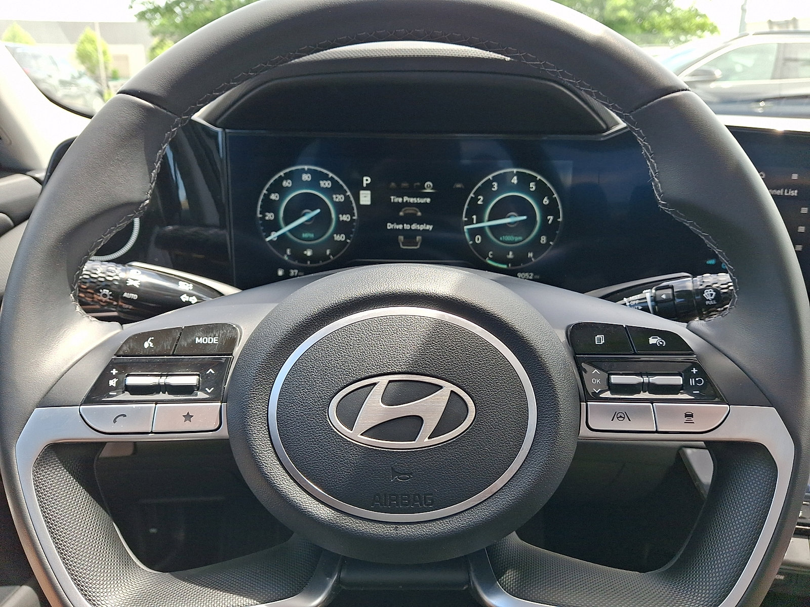 Certified 2024 Hyundai Elantra SEL w/ Convenience Package FWD image 18