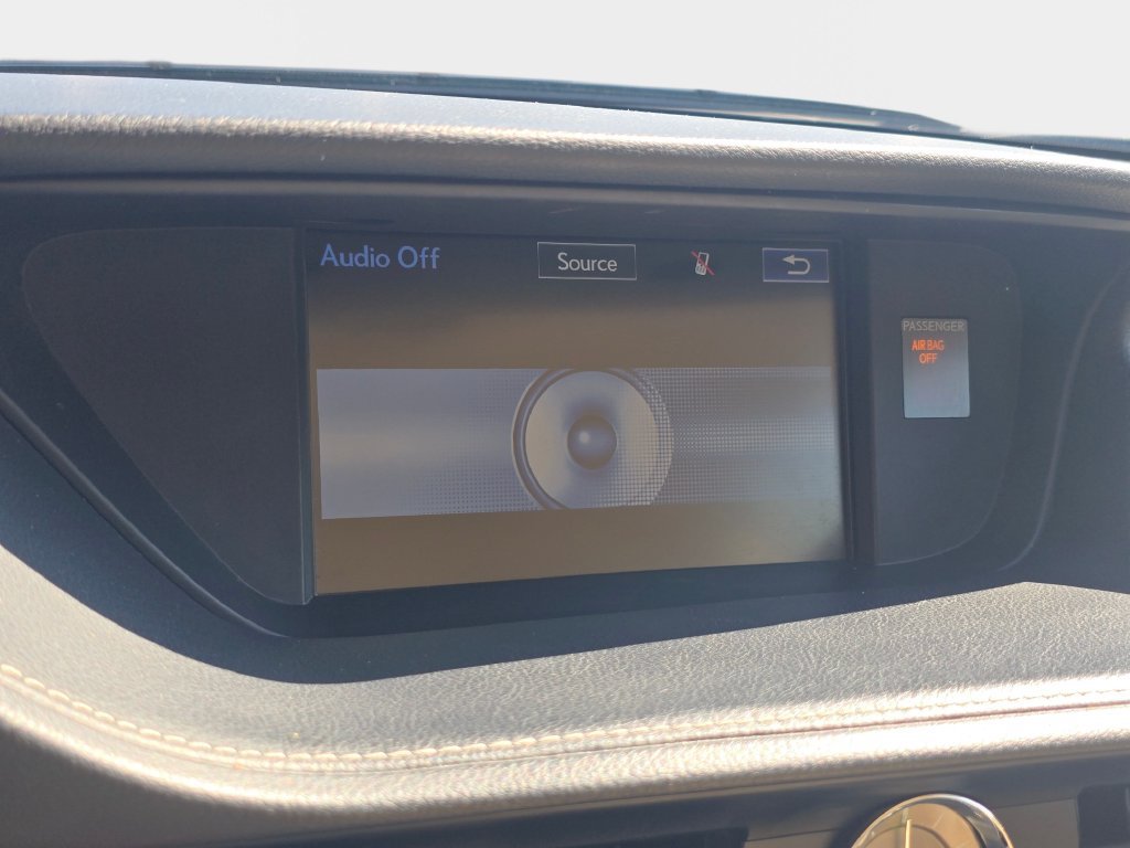 Used 2015 Lexus ES 300h w/ Navigation System Package FWD image 24