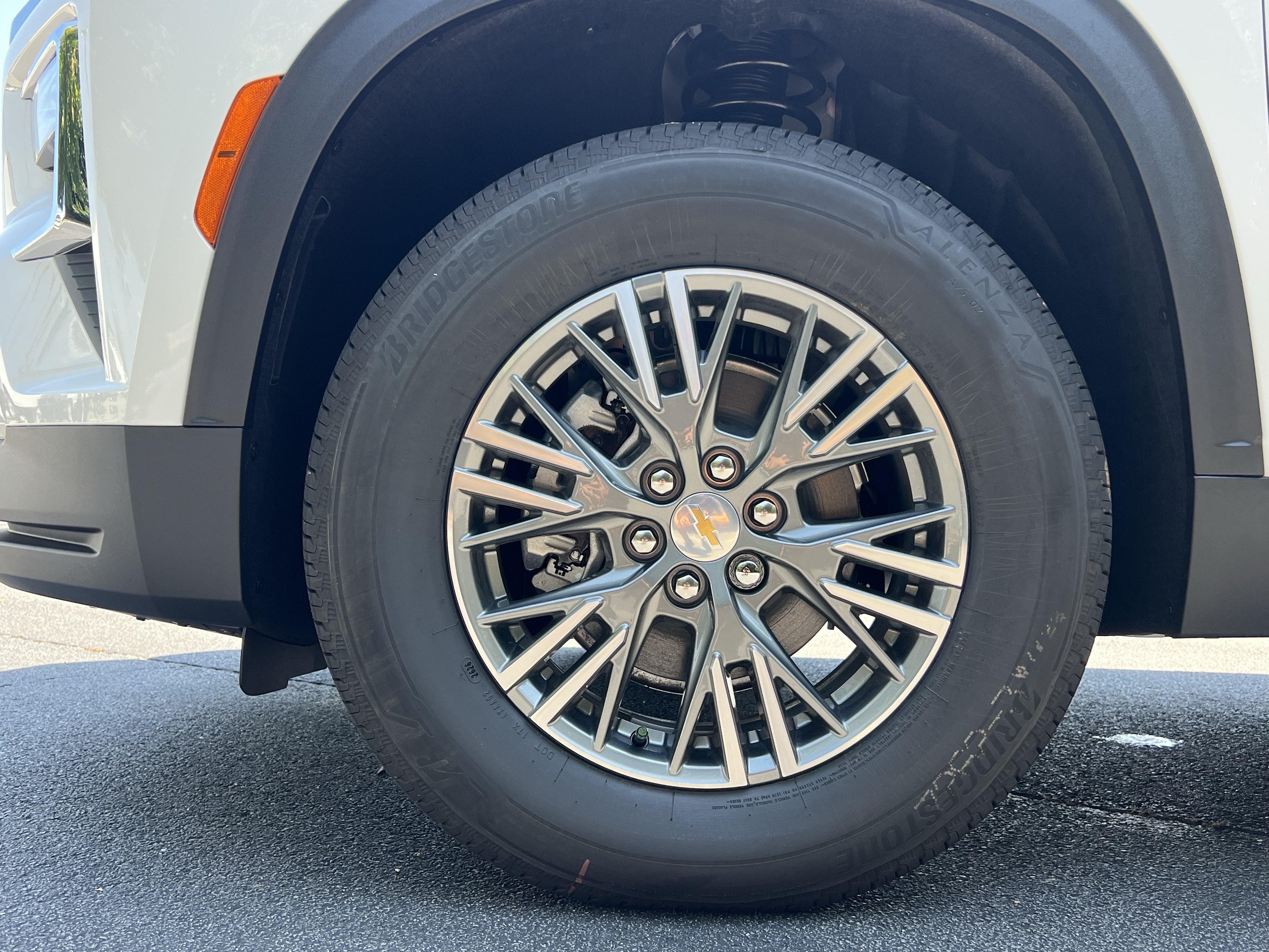 New 2027 Chevrolet Traverse LT FWD image 38