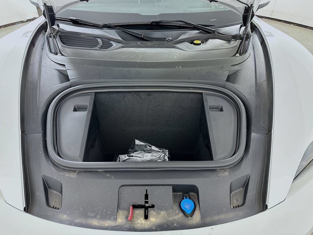 New 2025 Porsche Taycan 4S AWD/4WD image 32