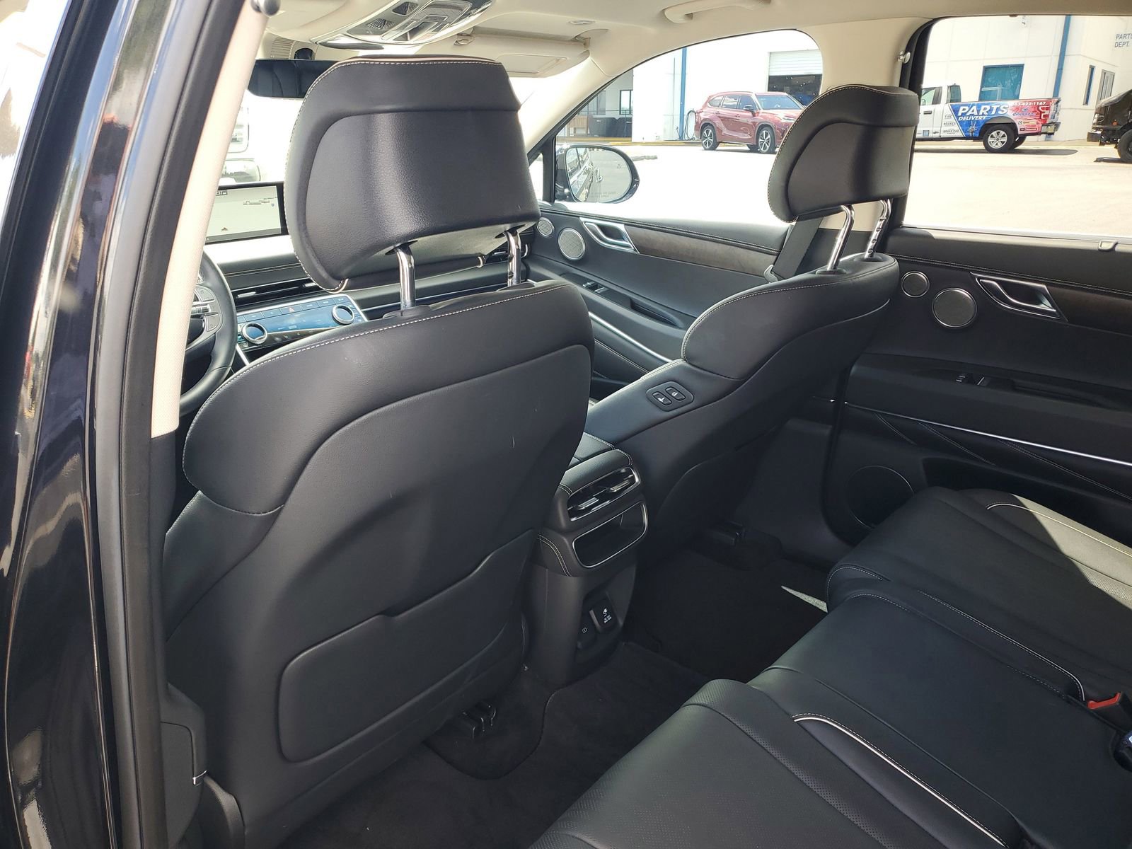 Used 2024 Genesis GV80 2.5T w/ Advanced Package AWD/4WD image 11