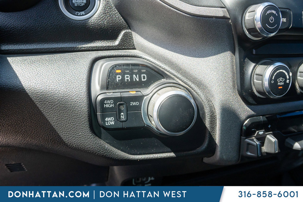 Used 2024 RAM 3500 Tradesman w/ Chrome Appearance Group AWD/4WD image 9