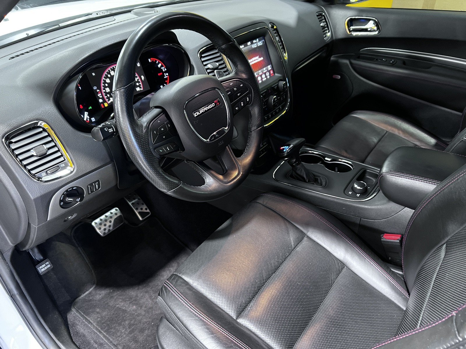 Used 2018 Dodge Durango R/T w/ Technology Group AWD/4WD image 14