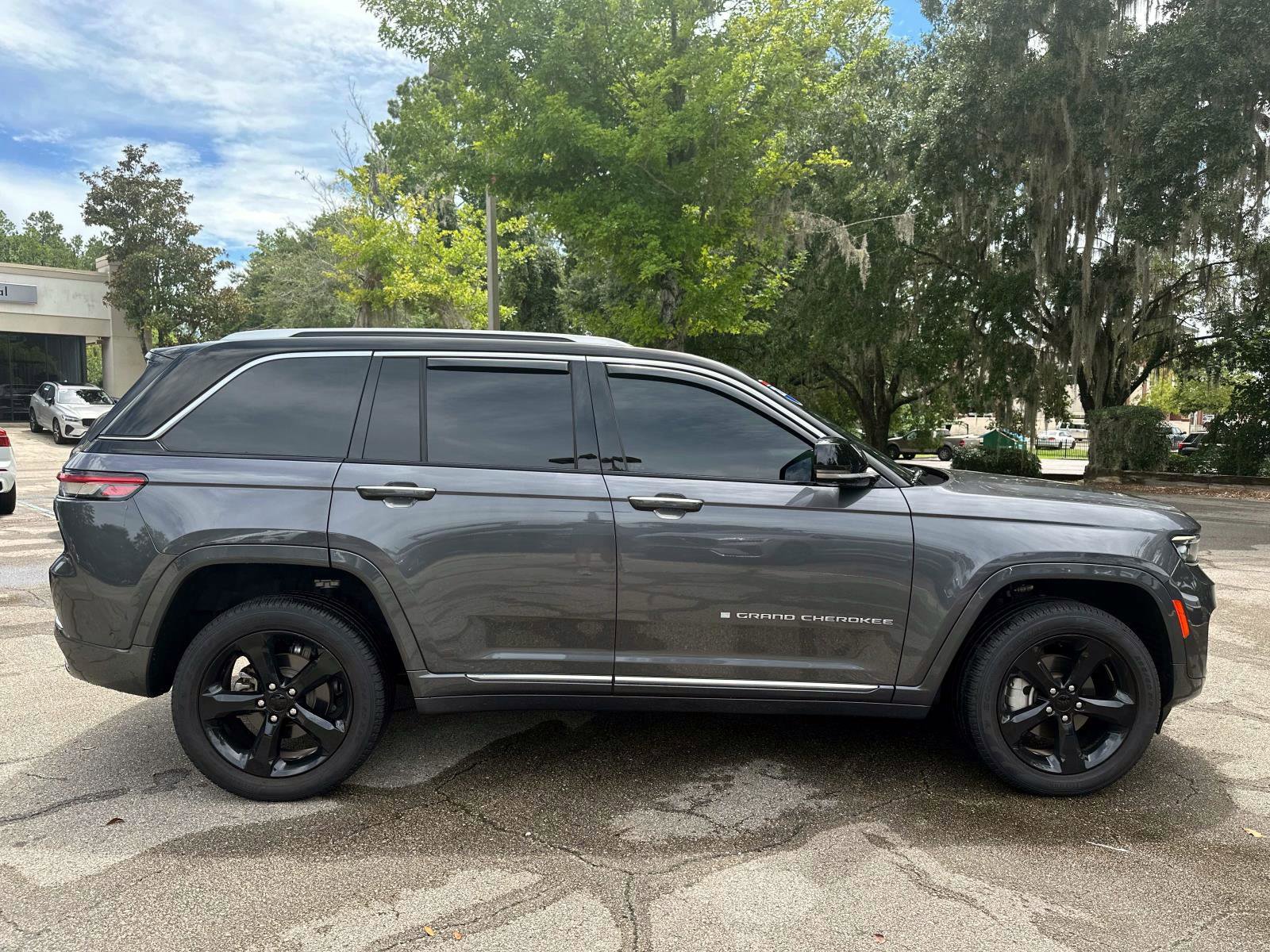 Used 2023 Jeep Grand Cherokee Summit w/ Adv Protech Group IV image 2