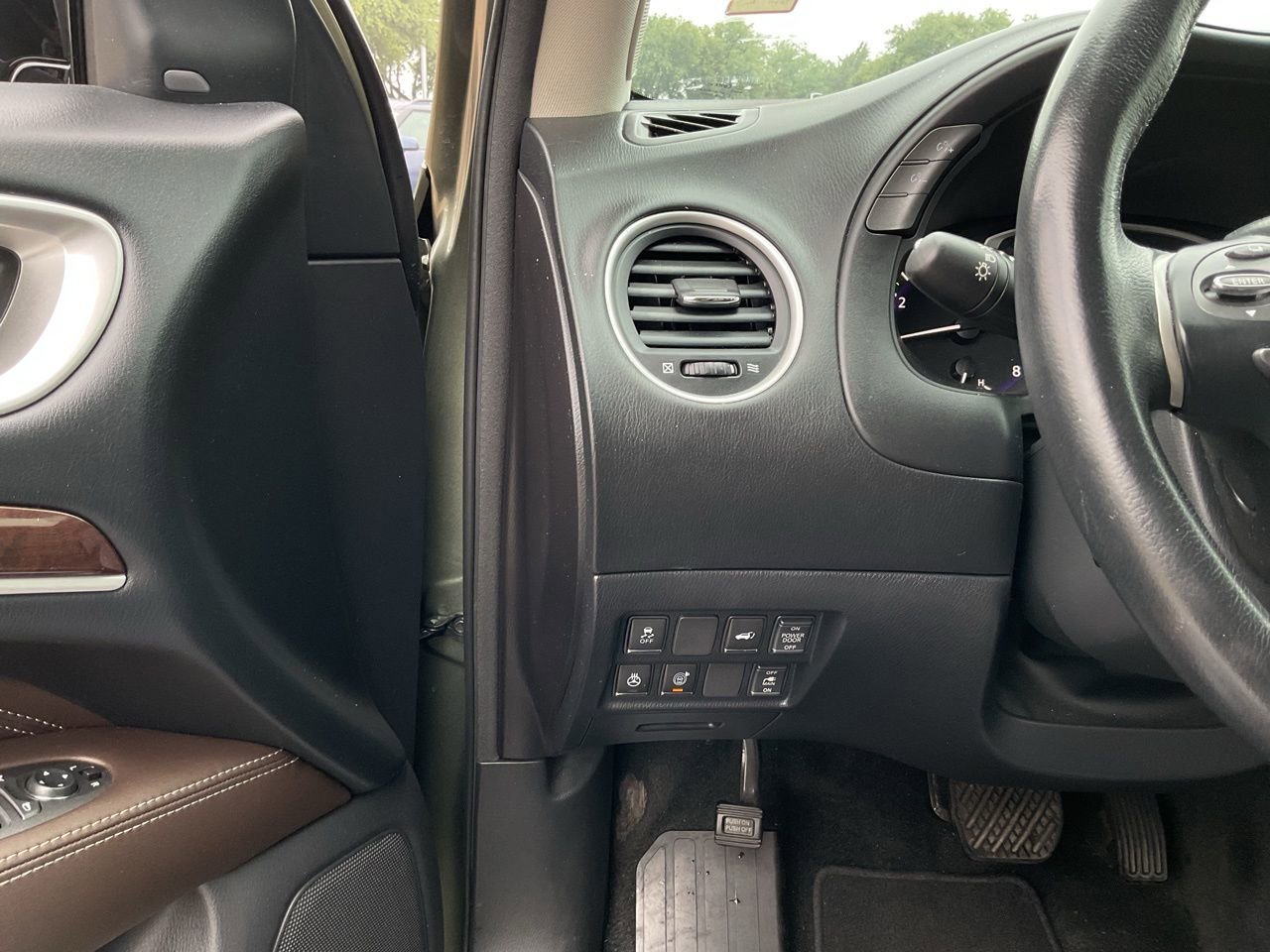 Used 2017 INFINITI QX60 FWD w/ Deluxe Technology Package image 37