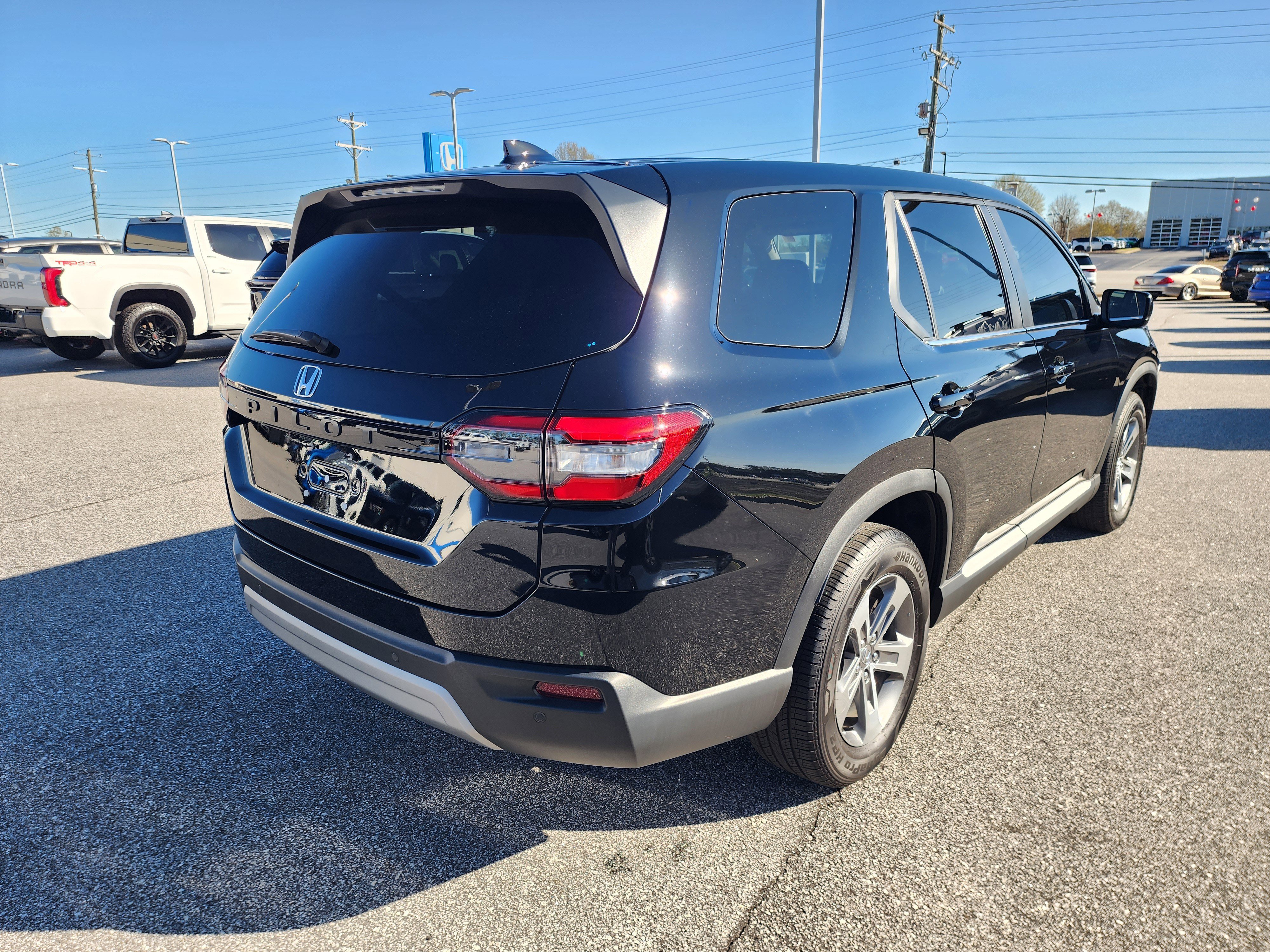 Certified 2025 Honda Pilot EX-L image 3