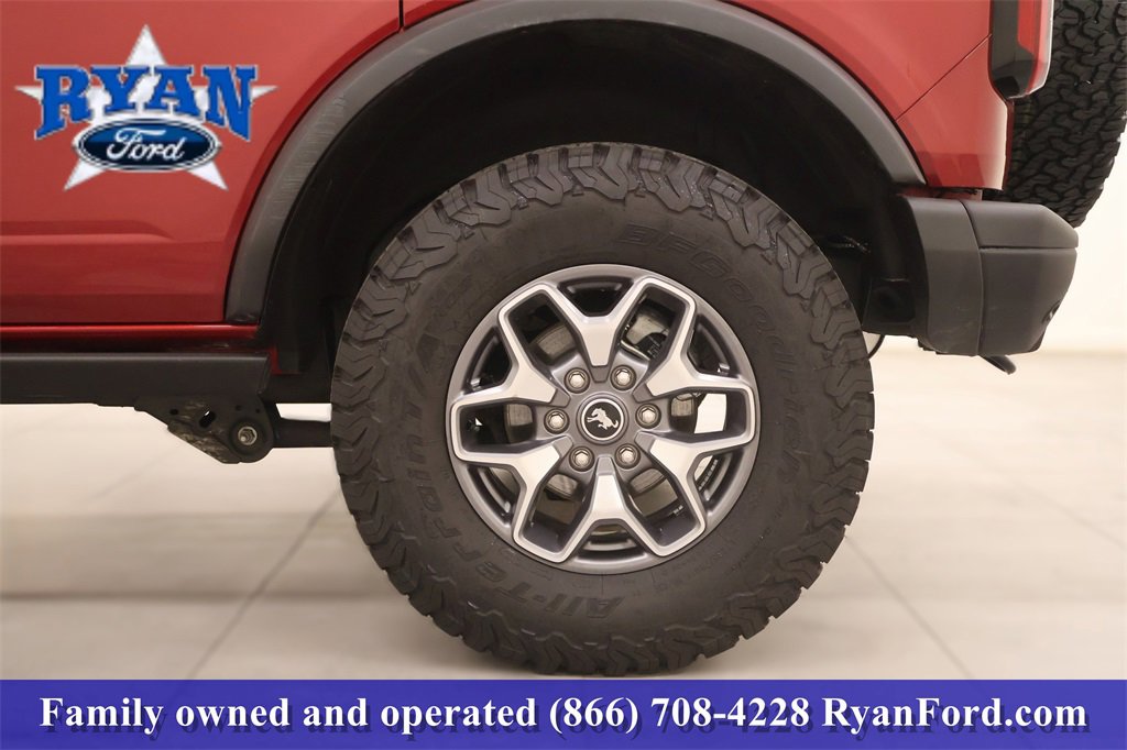 Used 2025 Ford Bronco Badlands image 35