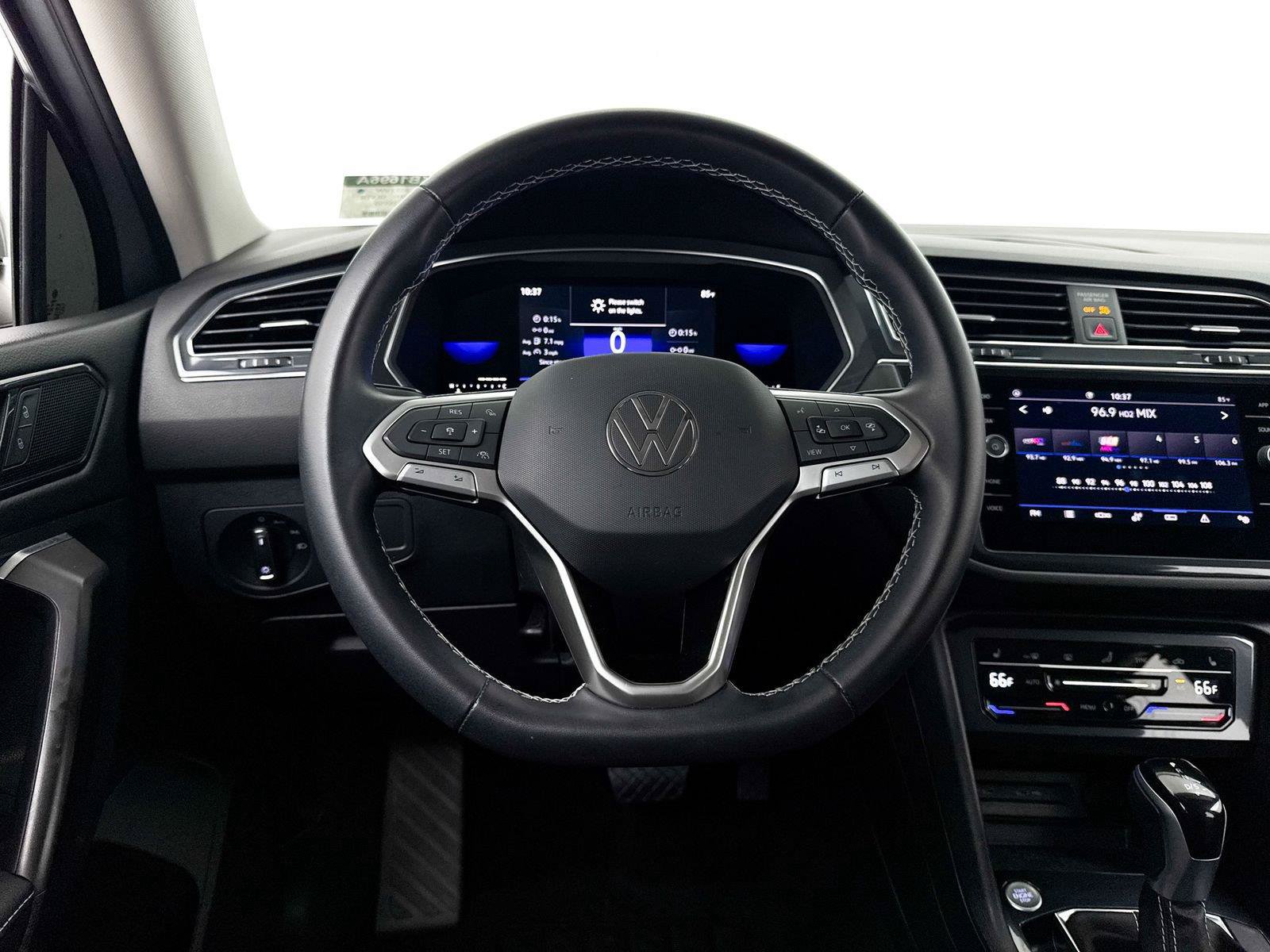 Used 2022 Volkswagen Tiguan SE FWD image 33