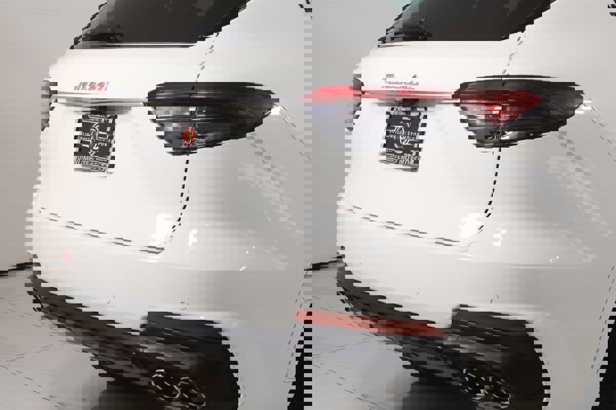 Used 2022 Maserati Levante Modena image 40