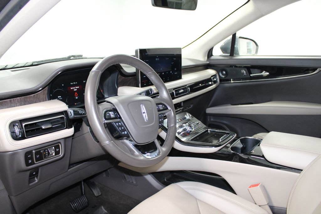 Used 2023 Lincoln Nautilus Reserve w/ Equipment Group 201A image 23