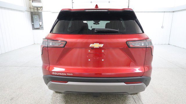 Used 2026 Chevrolet Equinox LT w/ Convenience Package II AWD/4WD image 8