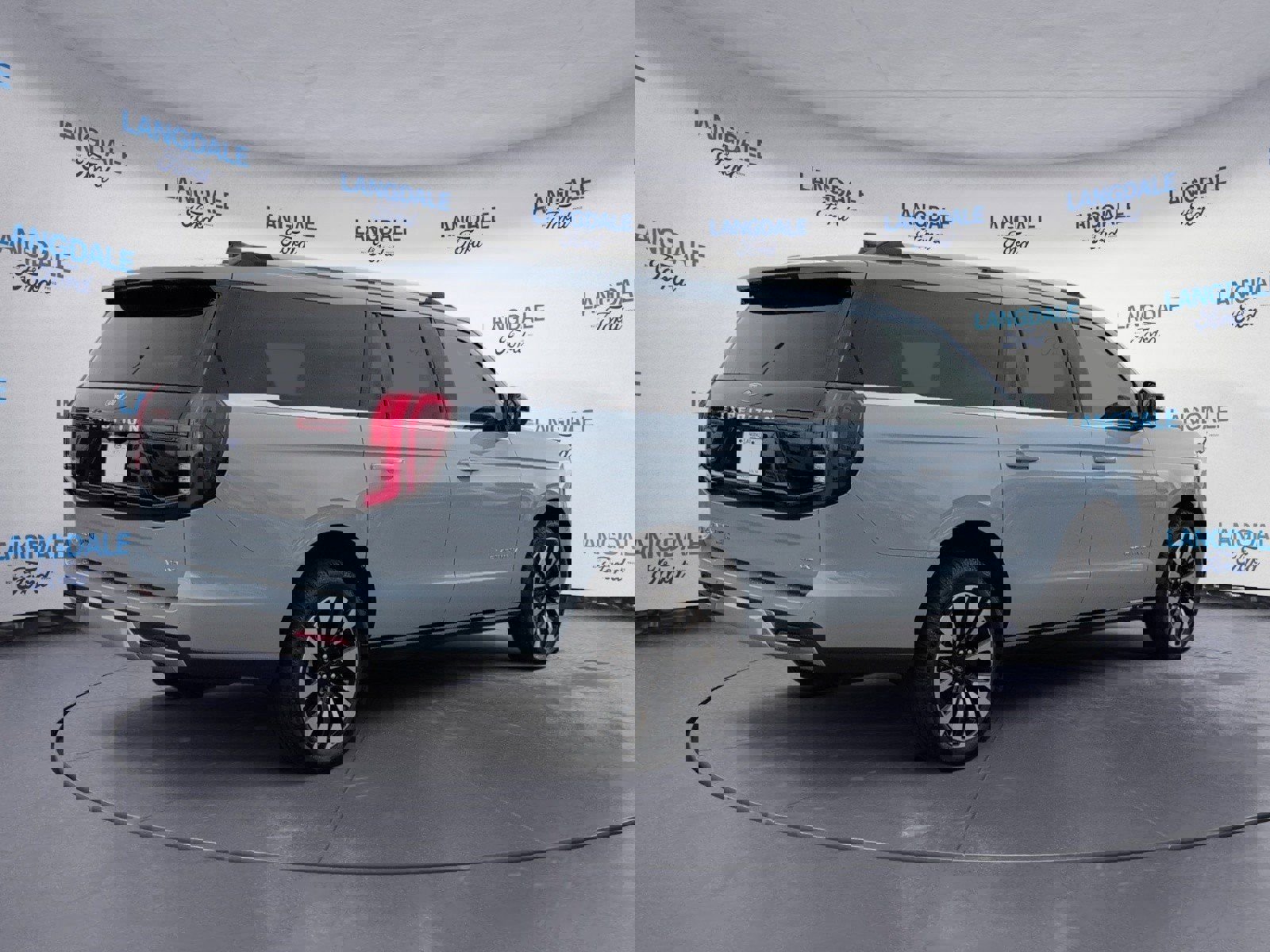 New 2025 Ford Expedition Max Platinum w/ Driver's Package image 4