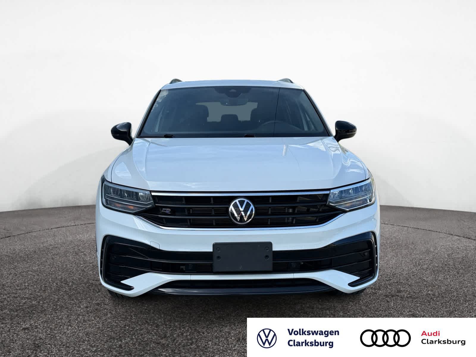Used 2022 Volkswagen Tiguan SE R-Line AWD/4WD image 2