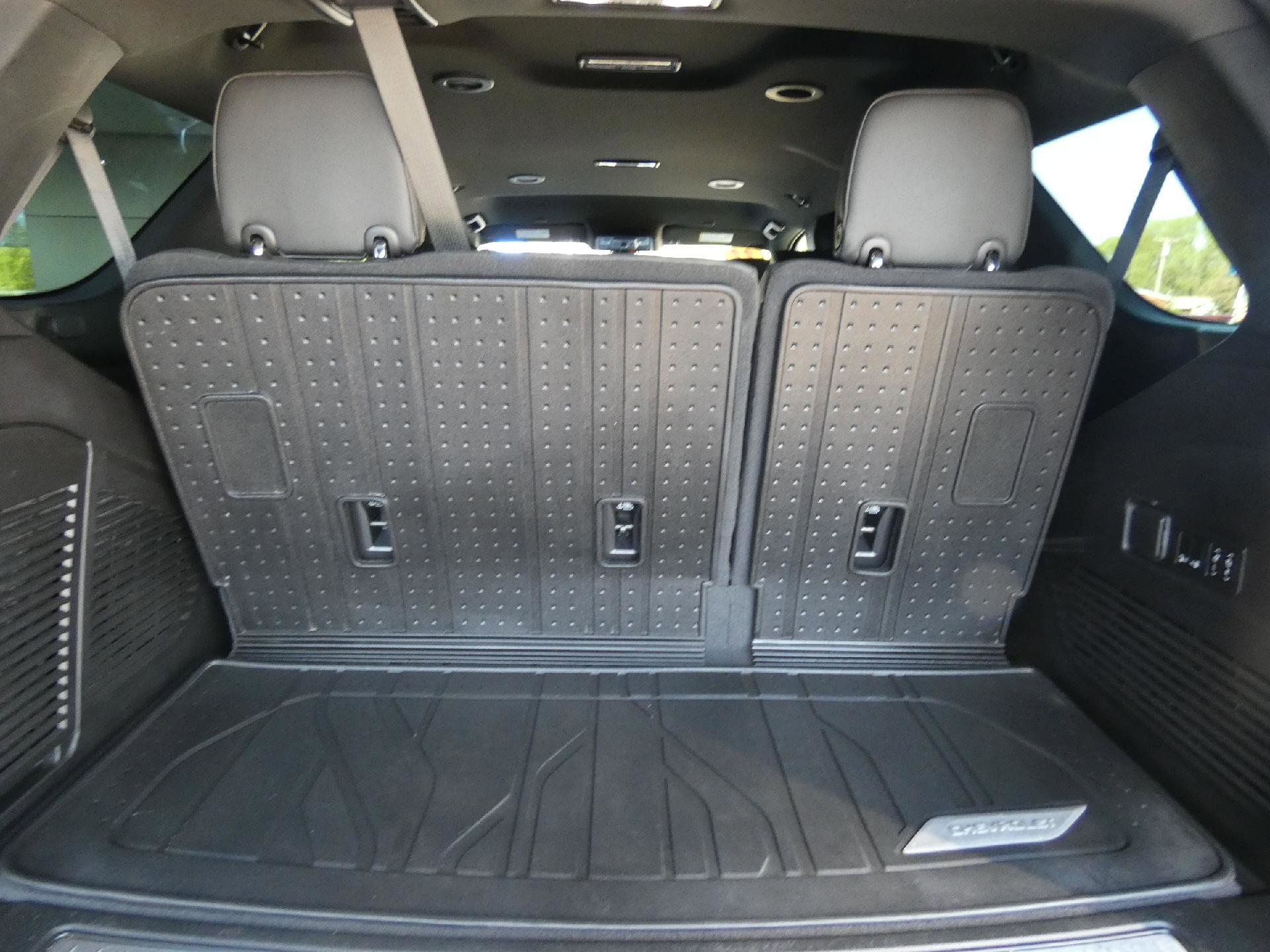 Used 2022 Chevrolet Tahoe Z71 w/ Luxury Package AWD/4WD image 15