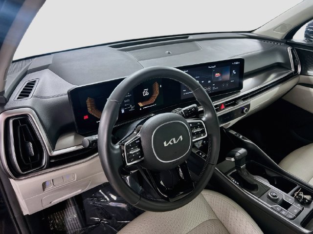 Certified 2024 Kia Sorento S w/ Panoramic Sunroof Package FWD image 9