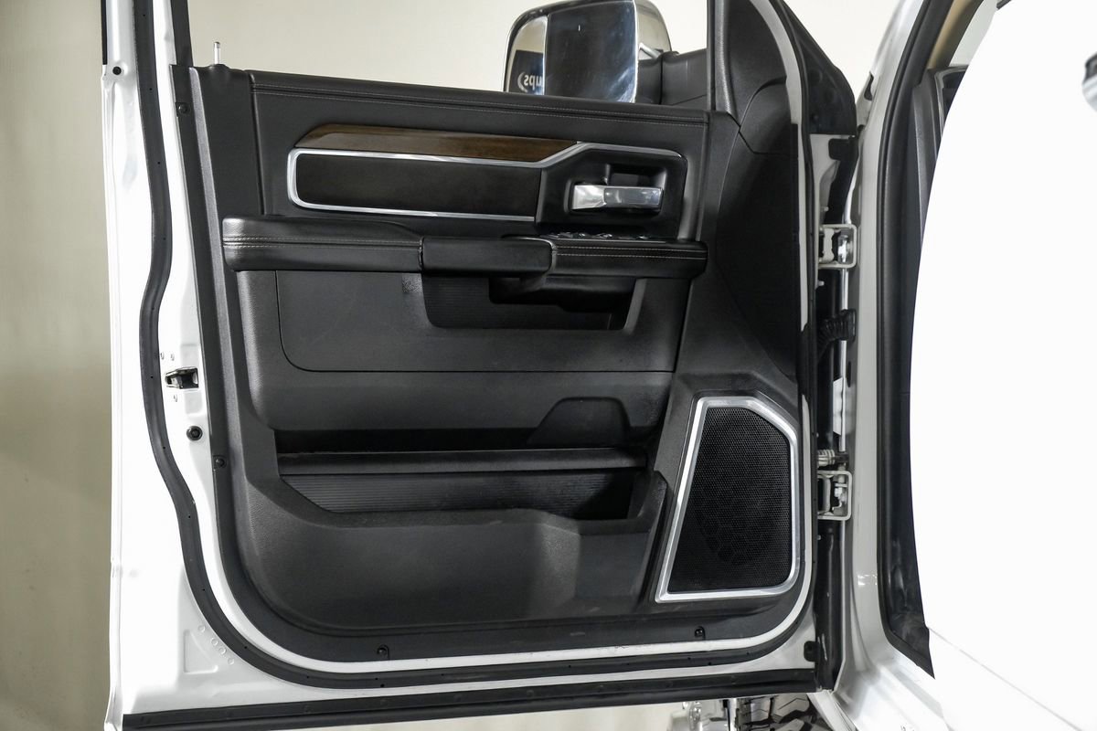Used 2022 RAM 3500 Laramie w/ Chrome Appearance Group image 33