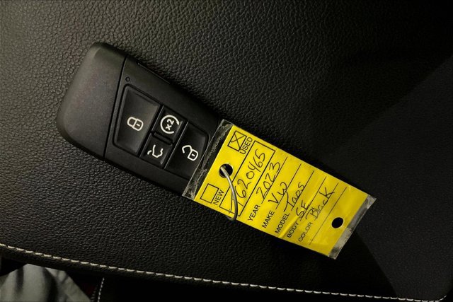 Used 2023 Volkswagen Taos SE w/ Panoramic Sunroof Package AWD/4WD image 11