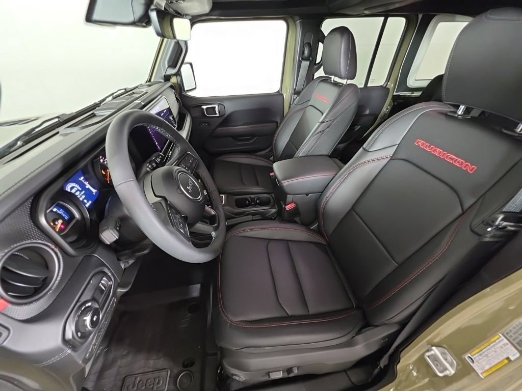 Certified 2025 Jeep Wrangler Unlimited Rubicon AWD/4WD image 17