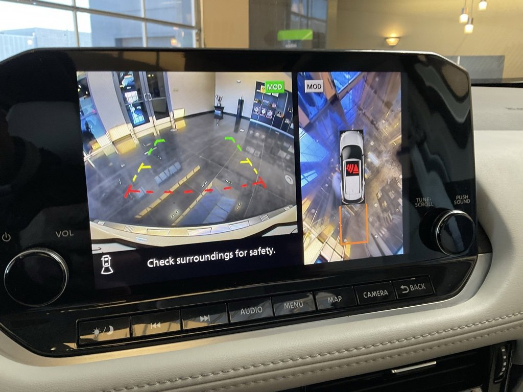 Used 2023 Nissan Rogue SL w/ SL Premium Package image 18