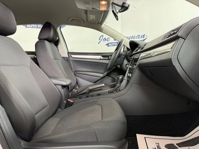 Used 2012 Volkswagen Passat 2.5 S image 17