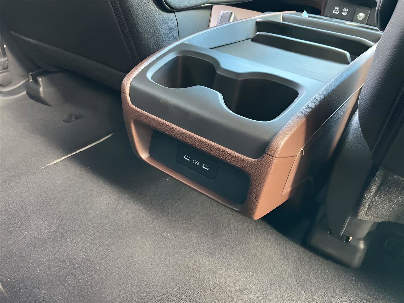 Used 2025 Honda Odyssey Elite image 35